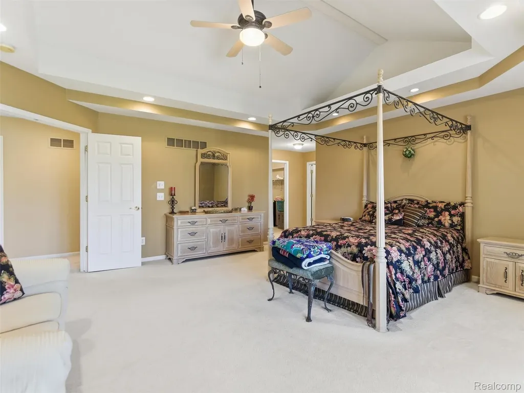 54150 Queensborough Drive Shelby Charter Township MI 48315