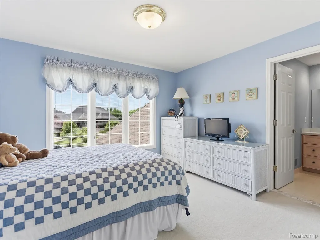 54150 Queensborough Drive Shelby Charter Township MI 48315