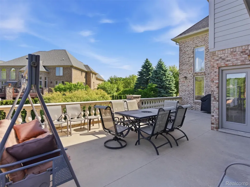 54150 Queensborough Drive Shelby Charter Township MI 48315