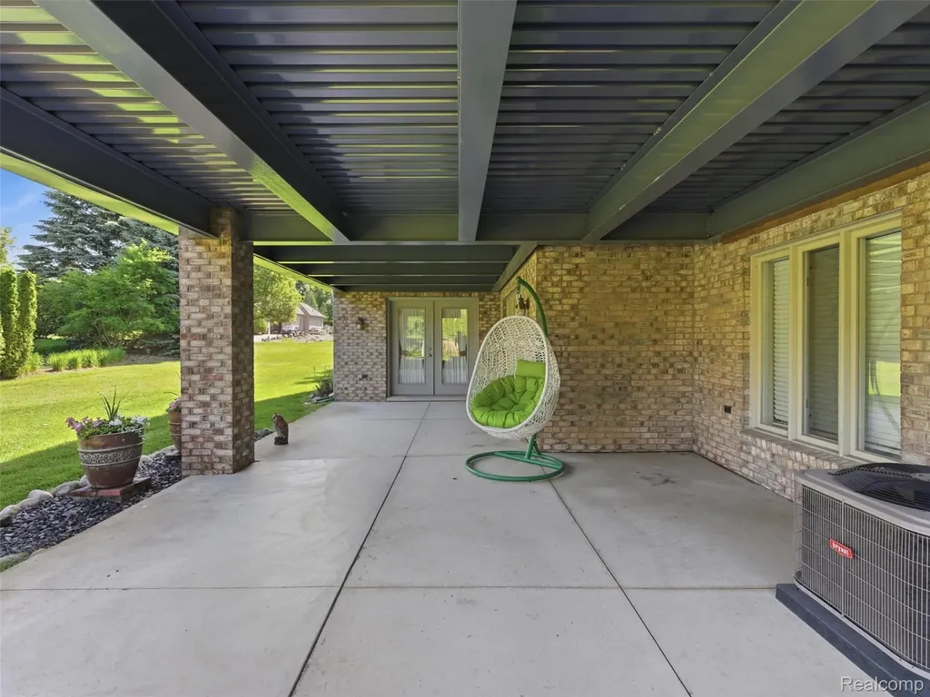 54150 Queensborough Drive Shelby Charter Township MI 48315