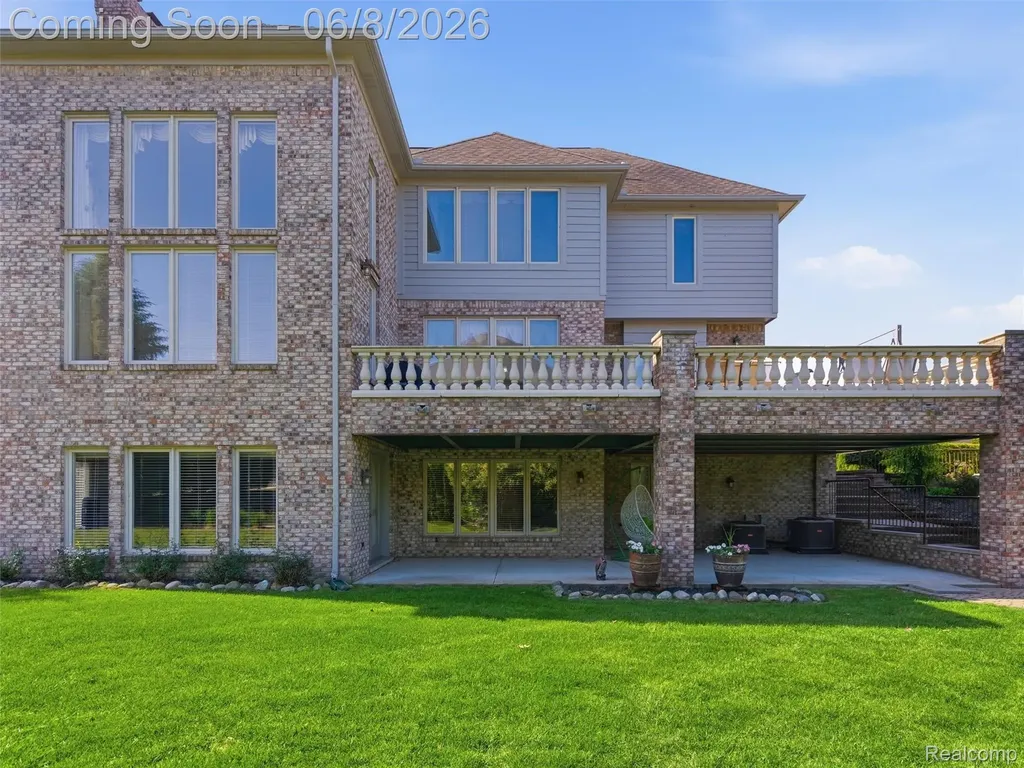 54150 Queensborough Drive Shelby Charter Township MI 48315