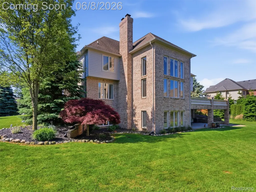 54150 Queensborough Drive Shelby Charter Township MI 48315