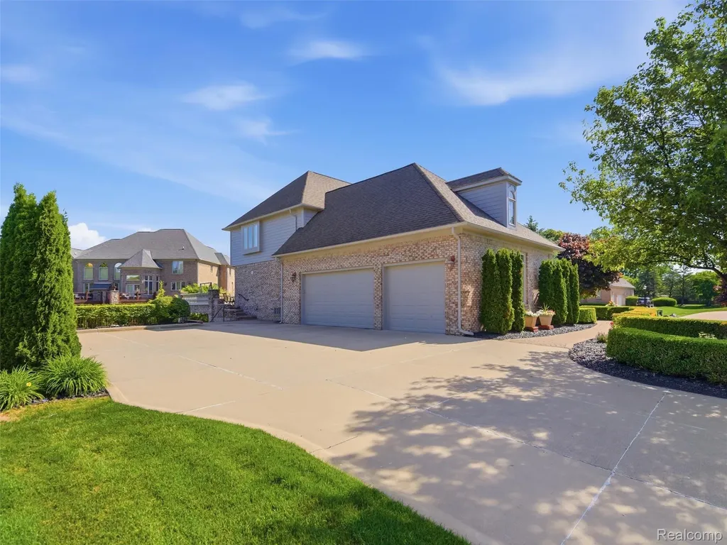 54150 Queensborough Drive Shelby Charter Township MI 48315