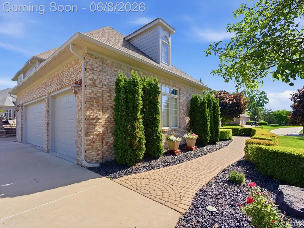 54150 Queensborough Drive Shelby Charter Township MI 48315