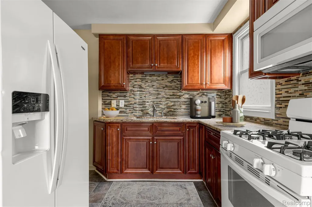 24621 Cherry Street Dearborn City MI 48124