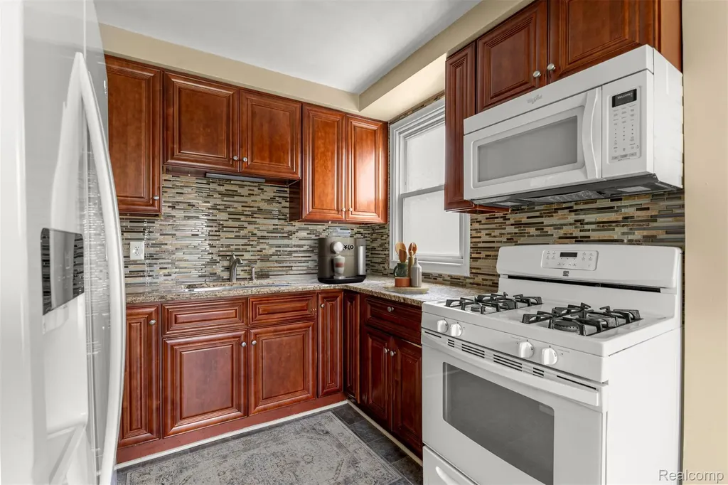 24621 Cherry Street Dearborn City MI 48124