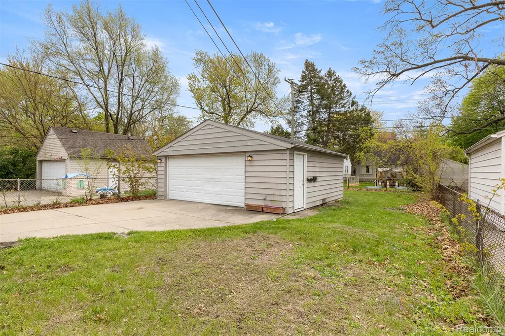 24621 Cherry Street Dearborn City MI 48124