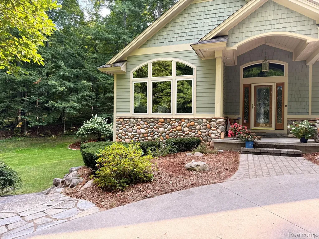 6788 E Hoxie Road Solon Township MI 49621
