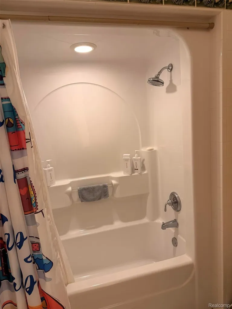 6788 E Hoxie Road Solon Township MI 49621