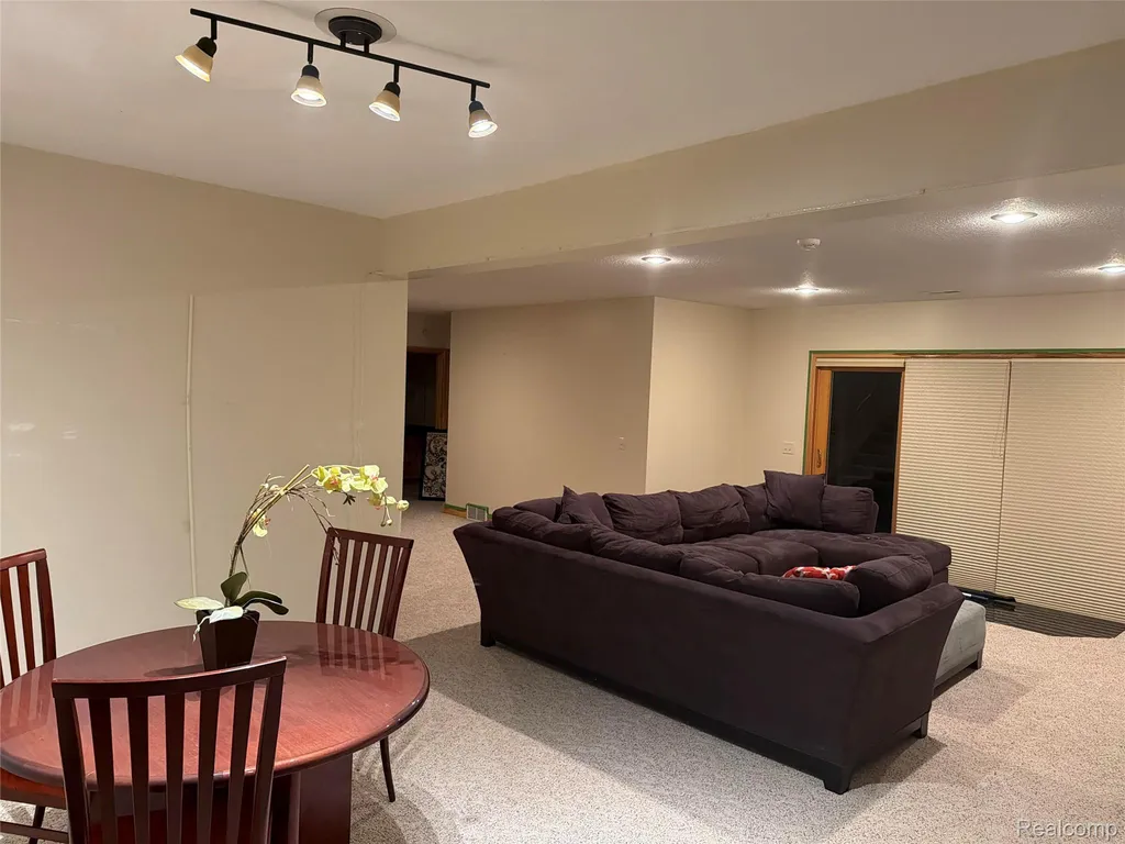 6788 E Hoxie Road Solon Township MI 49621