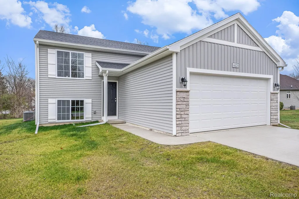 2297 Plum Tree Court Burton City MI 48519