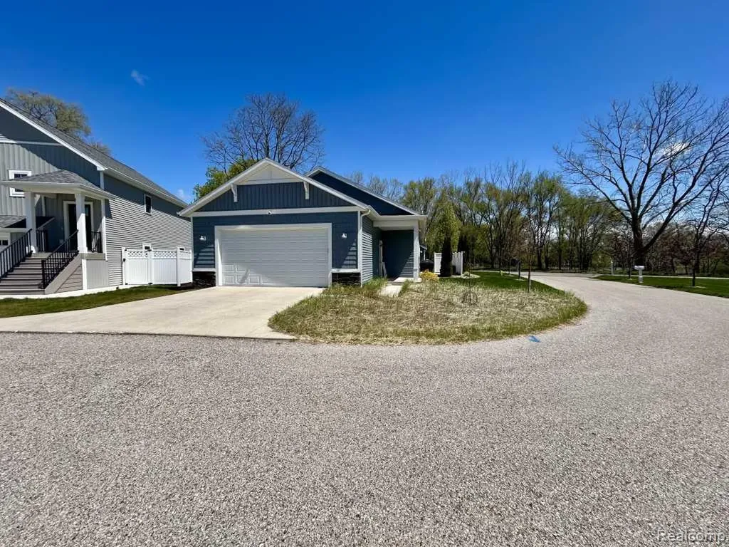 3601 Kiana Court Norton Shores City MI 49444