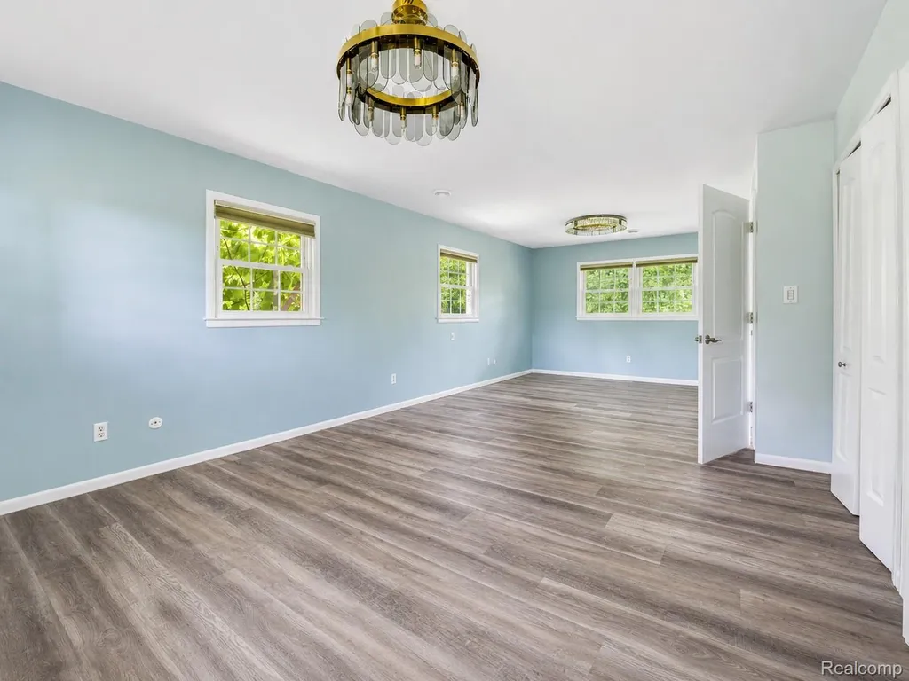 21411 Pontiac Trail Lyon Charter Township MI 48178