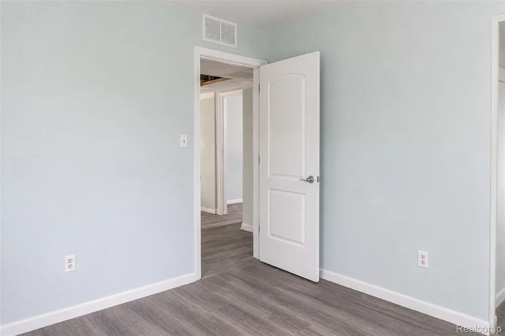 21411 Pontiac Trail Lyon Charter Township MI 48178