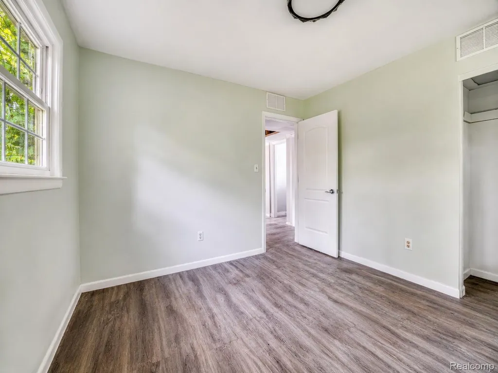 21411 Pontiac Trail Lyon Charter Township MI 48178