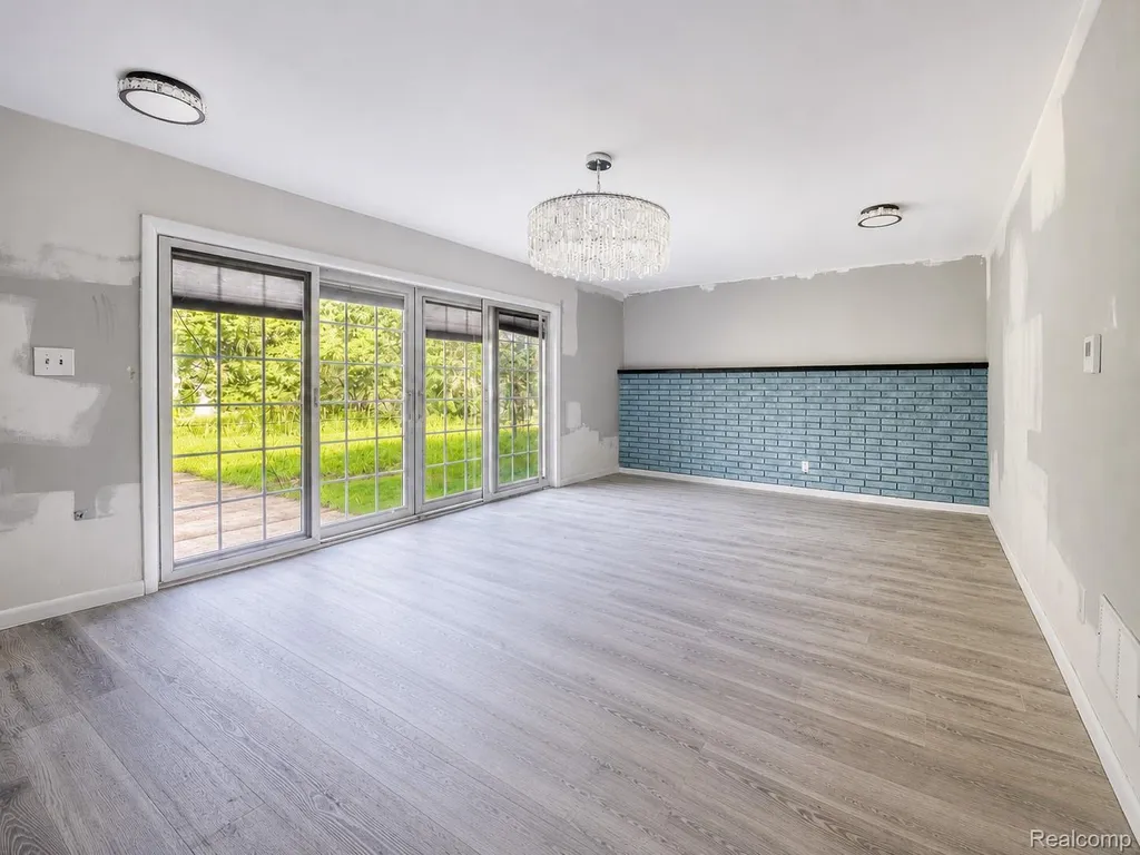 21411 Pontiac Trail Lyon Charter Township MI 48178