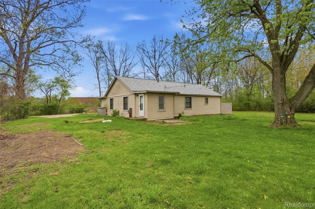 20052 Pine Street Brownstown Charter Township MI 48183