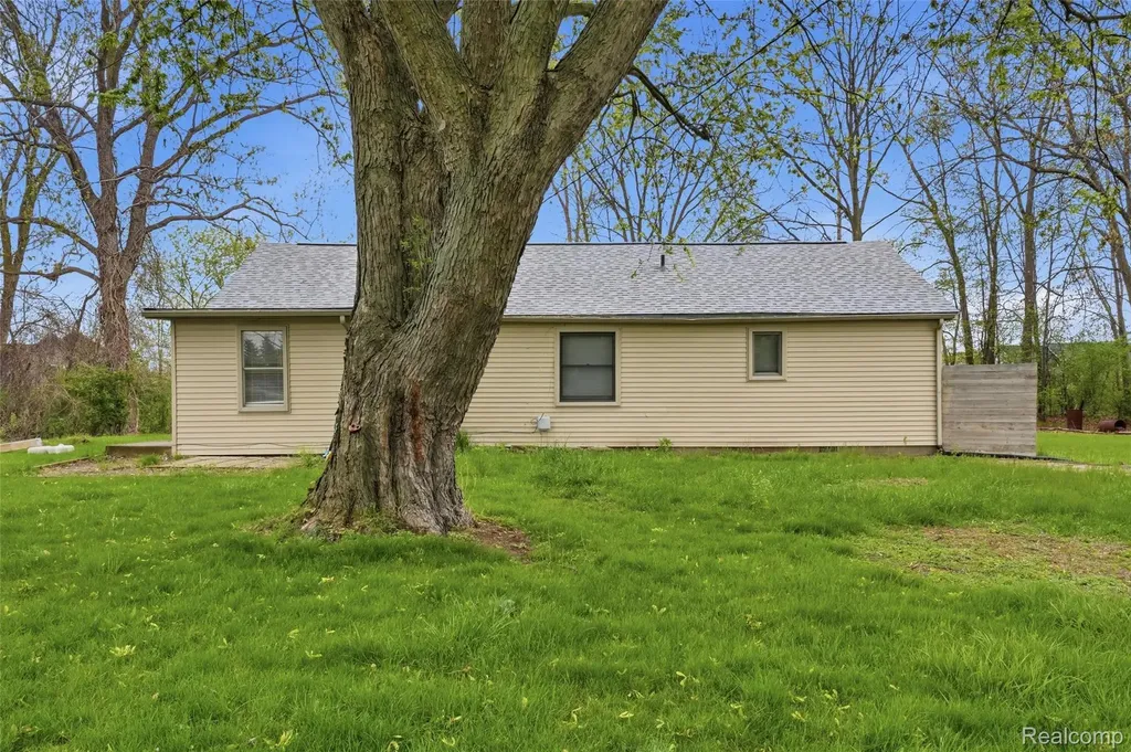 20052 Pine Street Brownstown Charter Township MI 48183