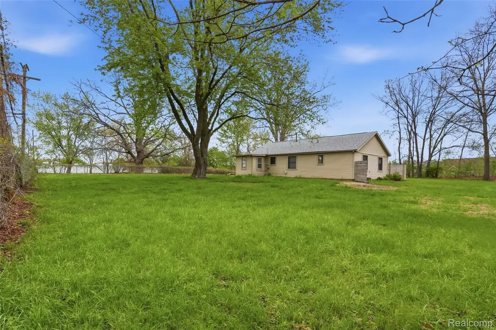 20052 Pine Street Brownstown Charter Township MI 48183