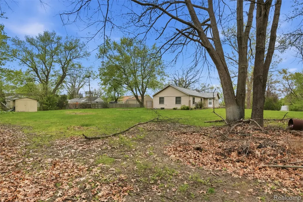 20052 Pine Street Brownstown Charter Township MI 48183