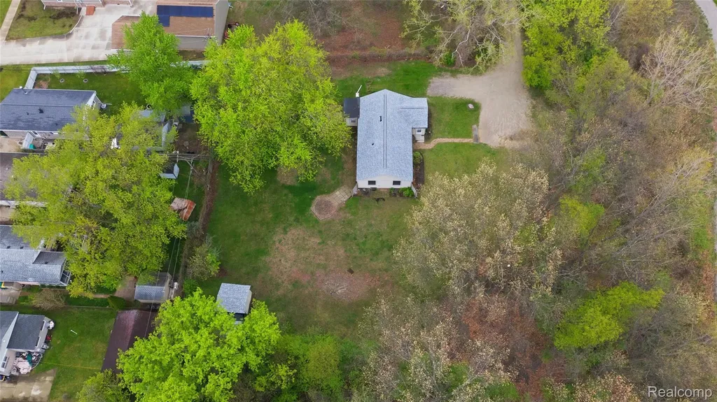 20052 Pine Street Brownstown Charter Township MI 48183