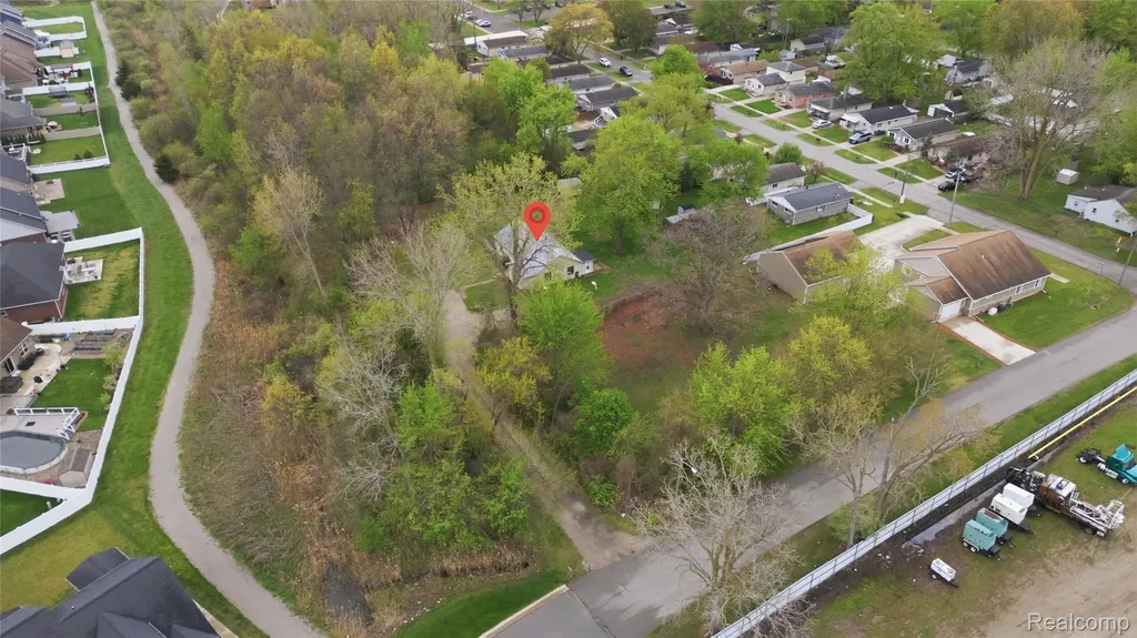 20052 Pine Street Brownstown Charter Township MI 48183