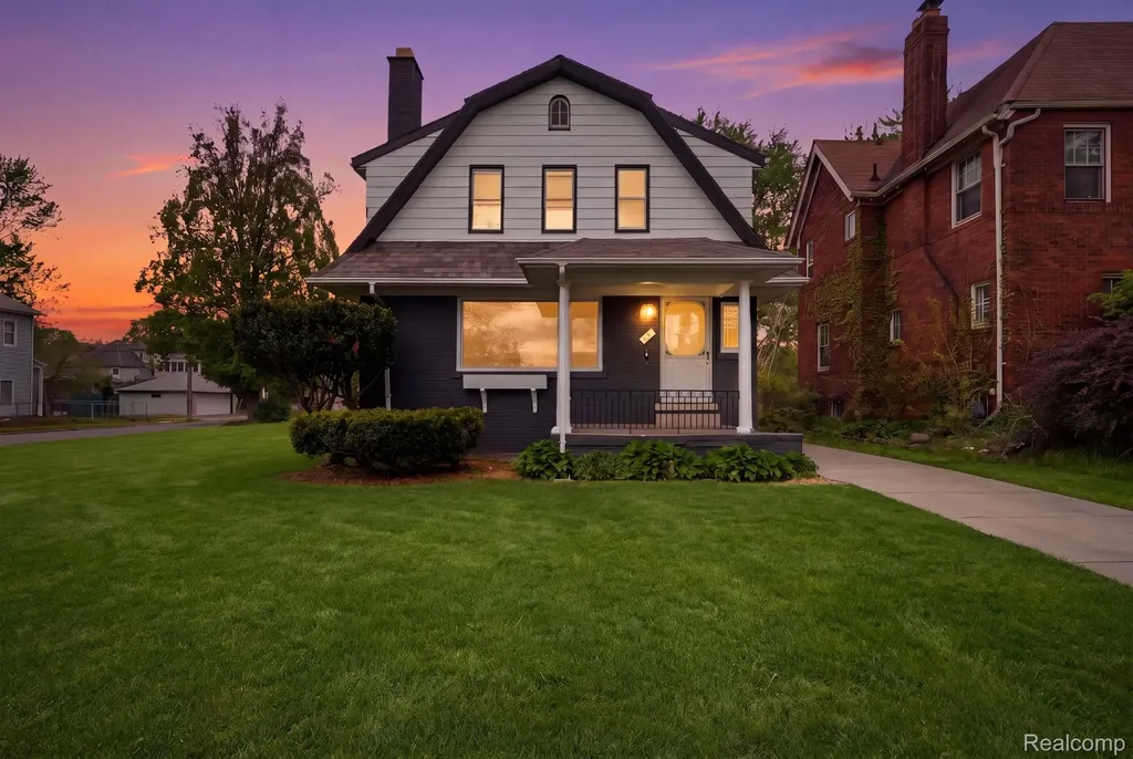 388 Lakewood Street Detroit City MI 48215
