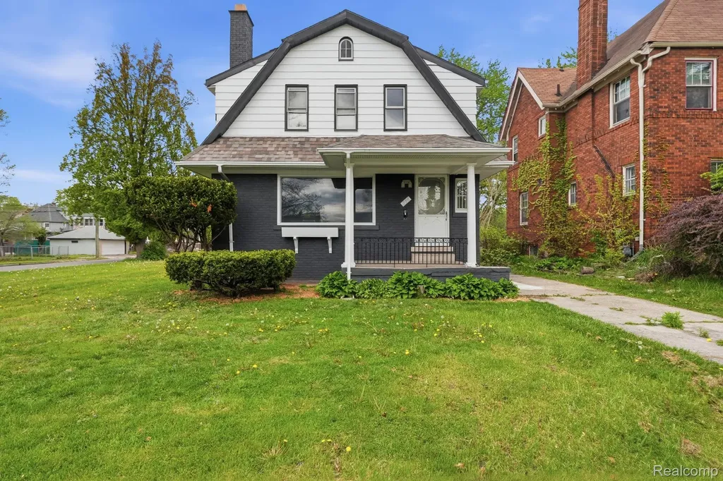 388 Lakewood Street Detroit City MI 48215