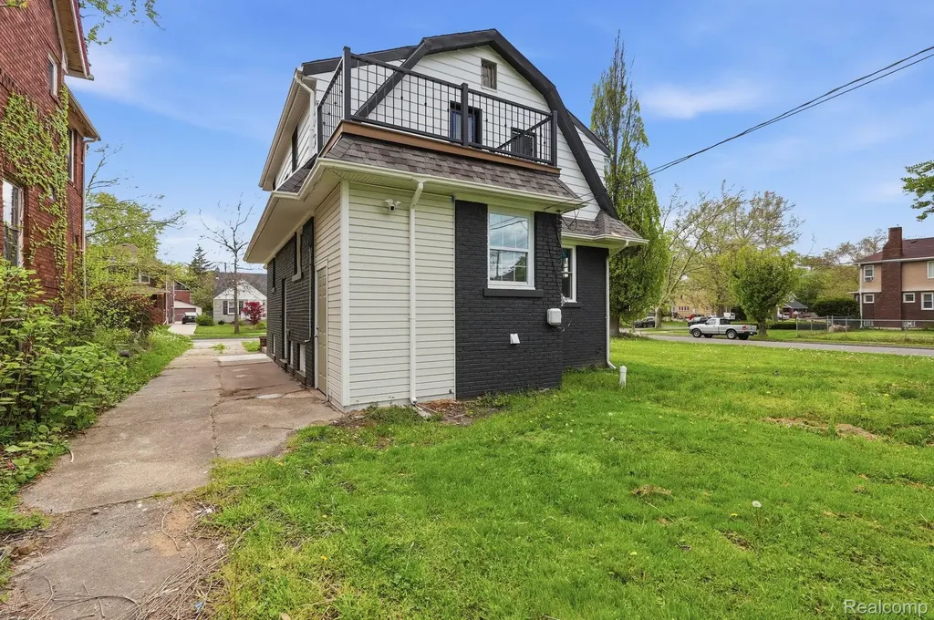 388 Lakewood Street Detroit City MI 48215