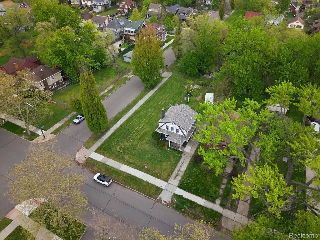 388 Lakewood Street Detroit City MI 48215