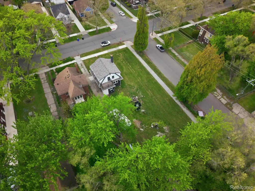 388 Lakewood Street Detroit City MI 48215
