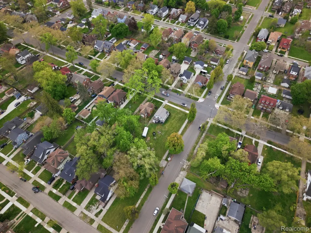 388 Lakewood Street Detroit City MI 48215