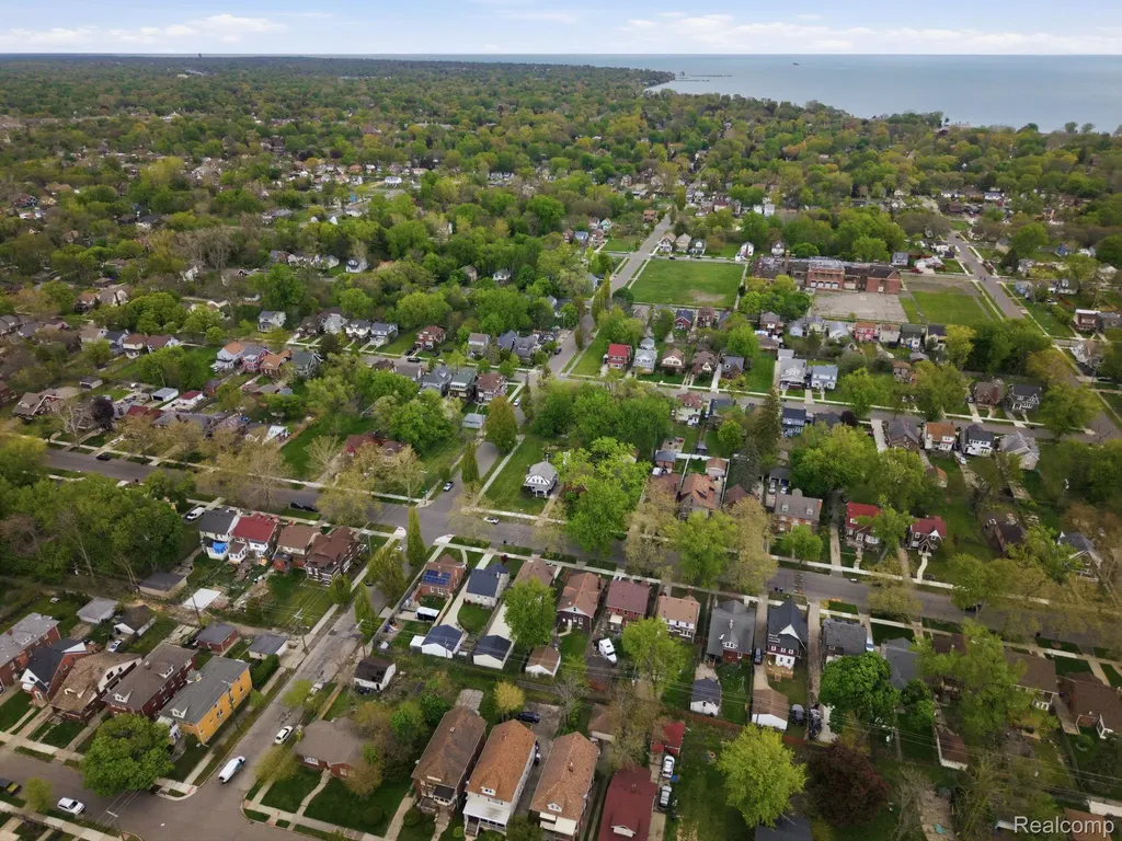 388 Lakewood Street Detroit City MI 48215
