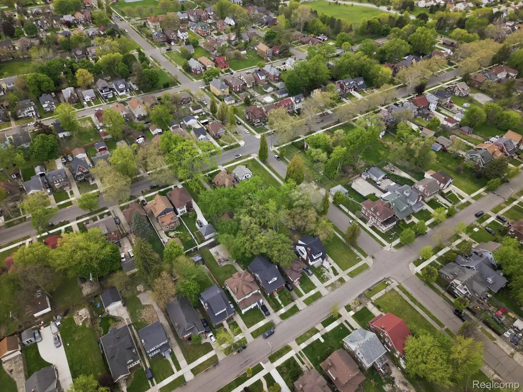 388 Lakewood Street Detroit City MI 48215