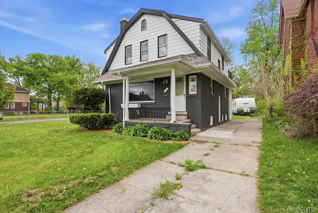 388 Lakewood Street Detroit City MI 48215