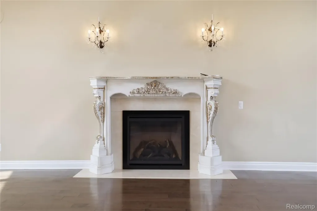 2084 Wabeek Hill Court West Bloomfield Charter Township MI 48302
