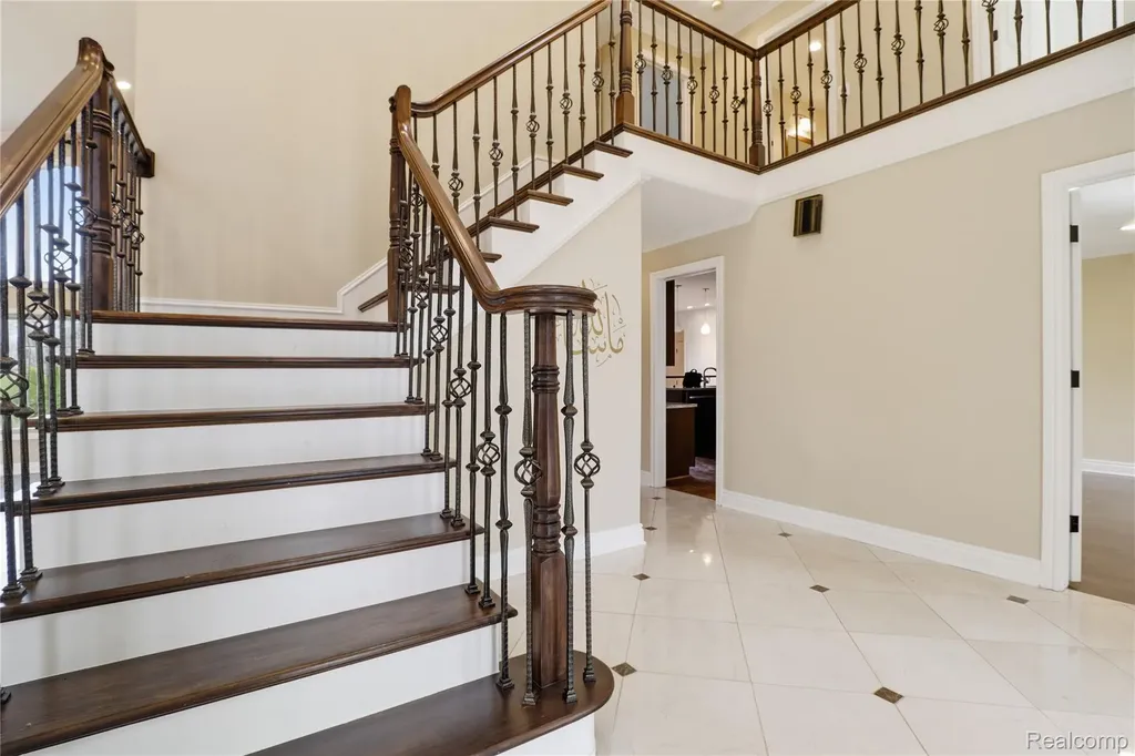 2084 Wabeek Hill Court West Bloomfield Charter Township MI 48302