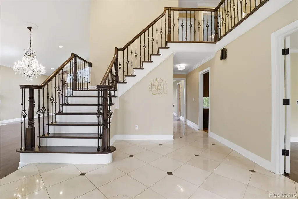 2084 Wabeek Hill Court West Bloomfield Charter Township MI 48302