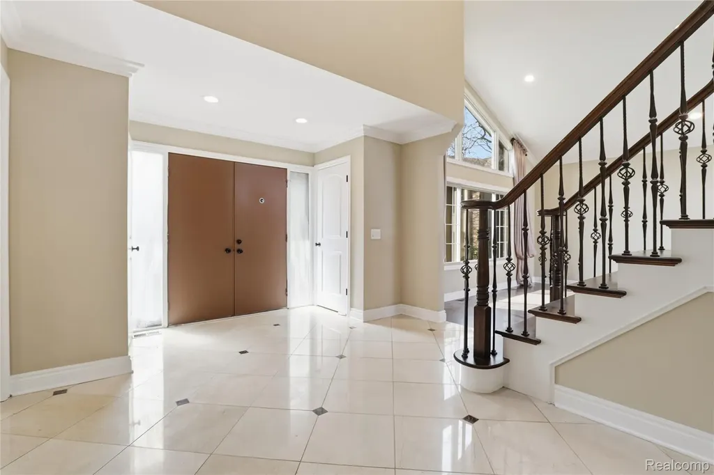 2084 Wabeek Hill Court West Bloomfield Charter Township MI 48302