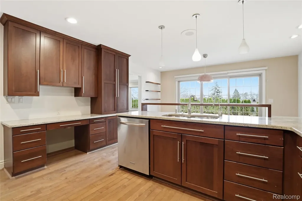 2084 Wabeek Hill Court West Bloomfield Charter Township MI 48302