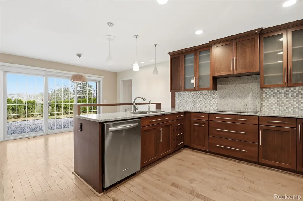 2084 Wabeek Hill Court West Bloomfield Charter Township MI 48302