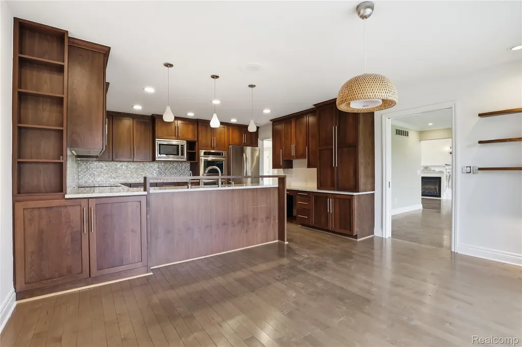 2084 Wabeek Hill Court West Bloomfield Charter Township MI 48302