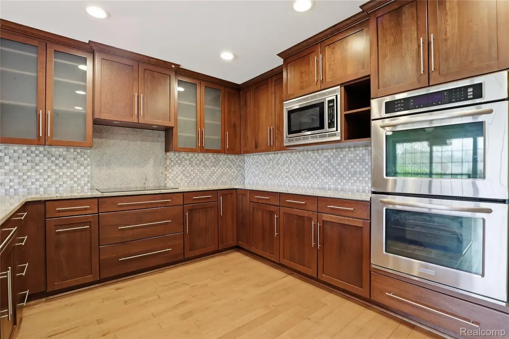 2084 Wabeek Hill Court West Bloomfield Charter Township MI 48302