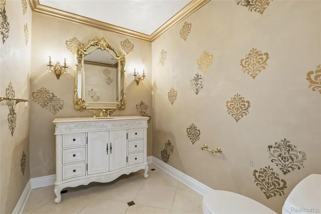 2084 Wabeek Hill Court West Bloomfield Charter Township MI 48302