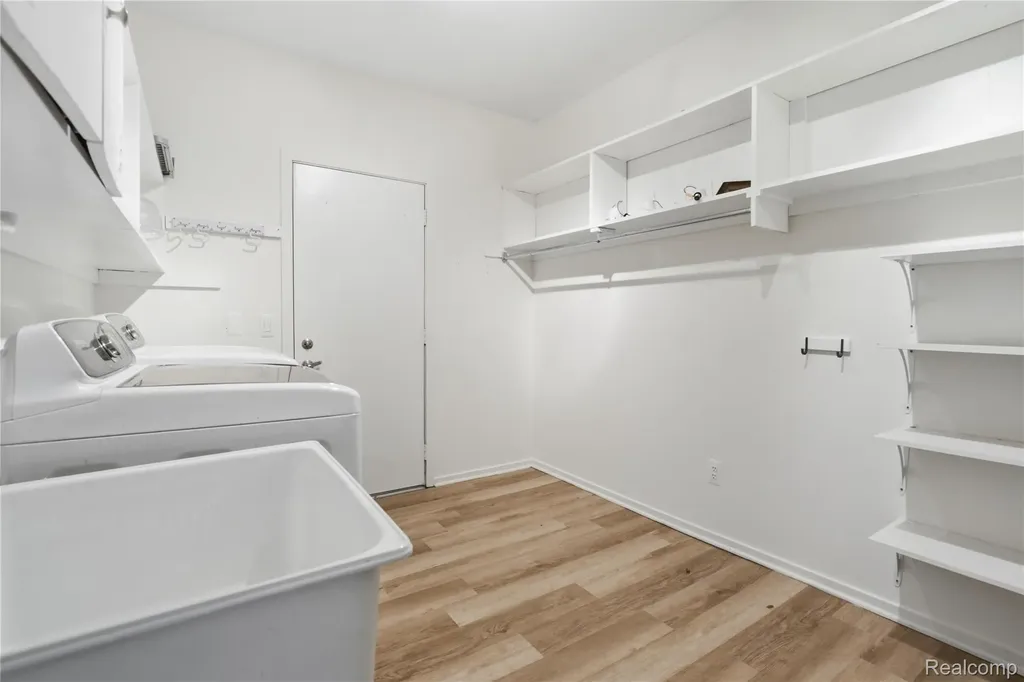 2084 Wabeek Hill Court West Bloomfield Charter Township MI 48302