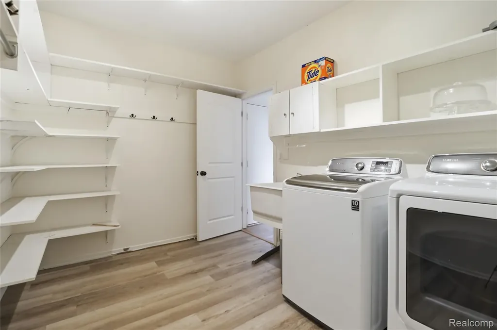 2084 Wabeek Hill Court West Bloomfield Charter Township MI 48302