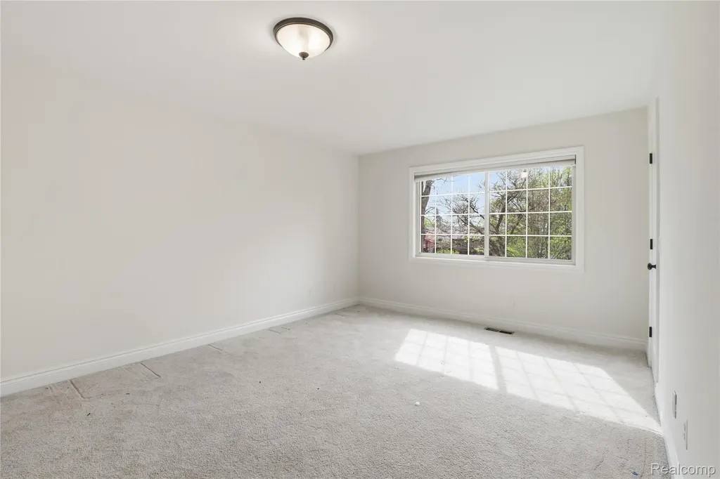 2084 Wabeek Hill Court West Bloomfield Charter Township MI 48302
