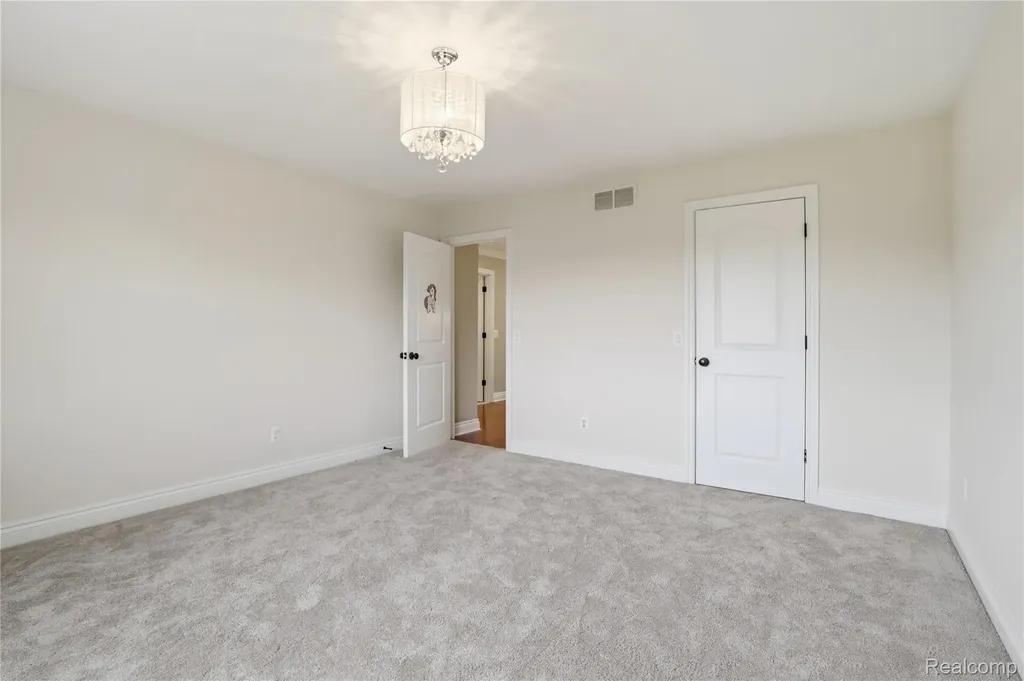 2084 Wabeek Hill Court West Bloomfield Charter Township MI 48302