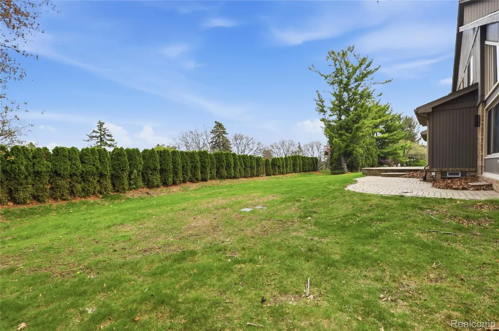2084 Wabeek Hill Court West Bloomfield Charter Township MI 48302