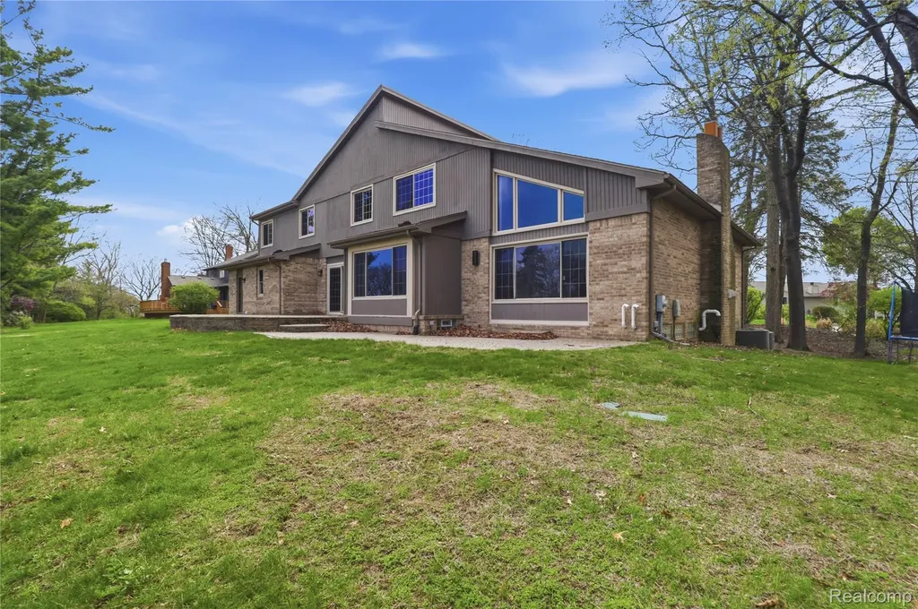 2084 Wabeek Hill Court West Bloomfield Charter Township MI 48302